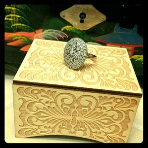 14k White Gold Filigree Diamond Ring